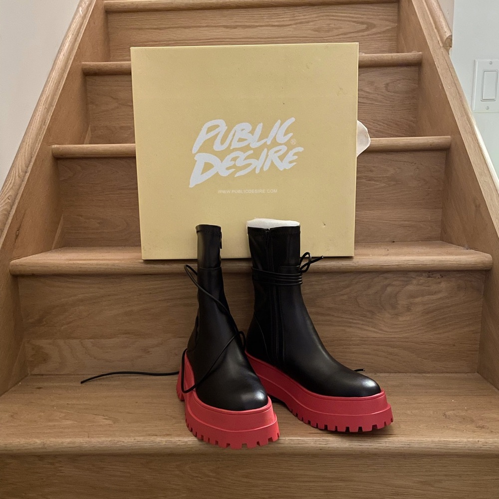 NWT Public Desire Finale chunky ankle boots with tie in black and red. Size 7.